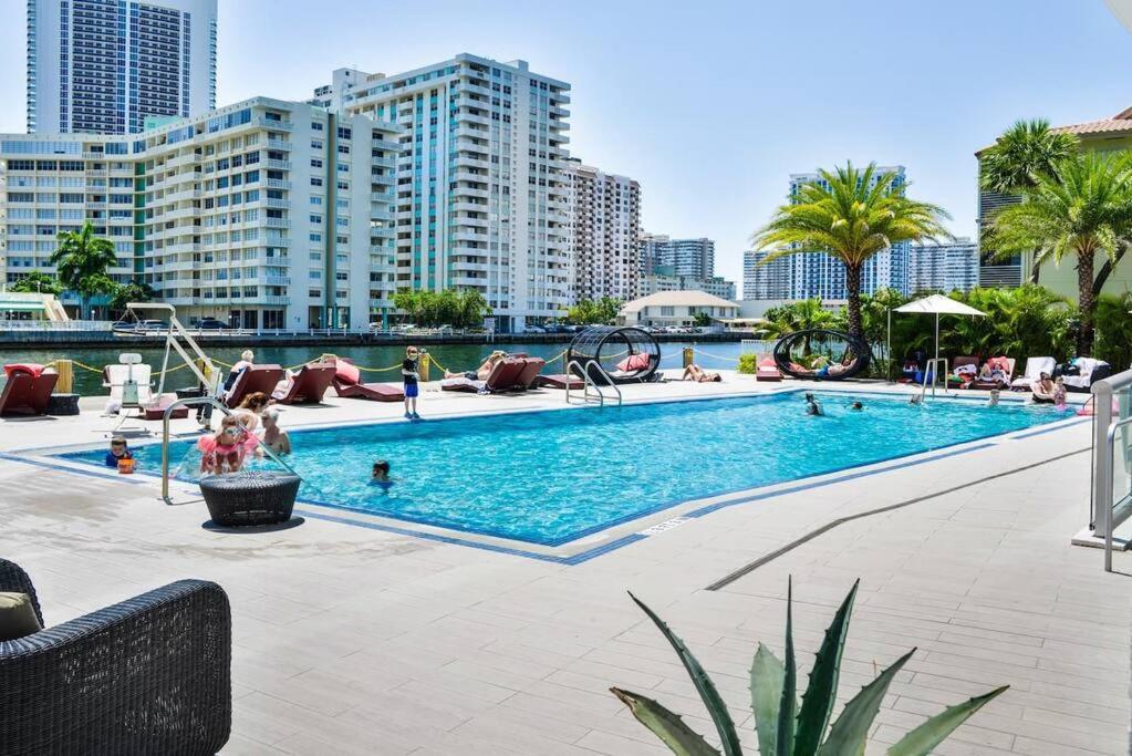 2Bd 2Ba Condo @Beachwalk Resort W/Pool Халландейл-Бич Экстерьер фото